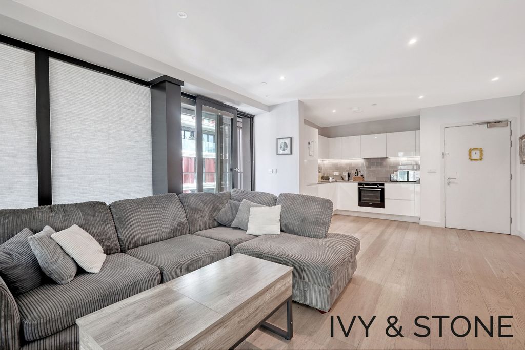 Property photo 2 of 22 3918592