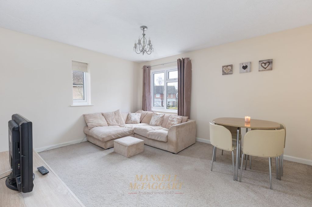 Property photo 3 of 12