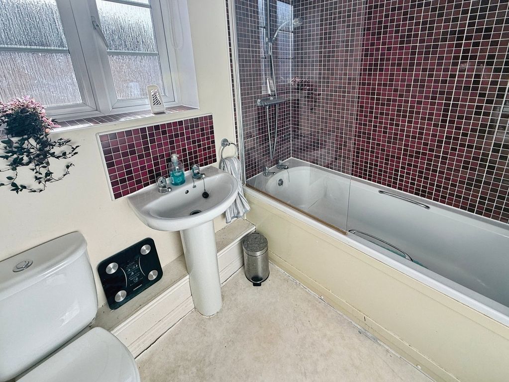 Additional image 9 of 2 bed flat for saleMarconi Drive, Highbridge TA9