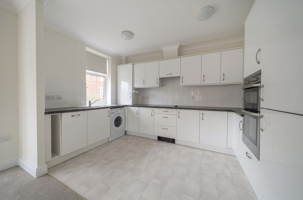 Property photo 2 of 16 1304109-7-68432F6...
