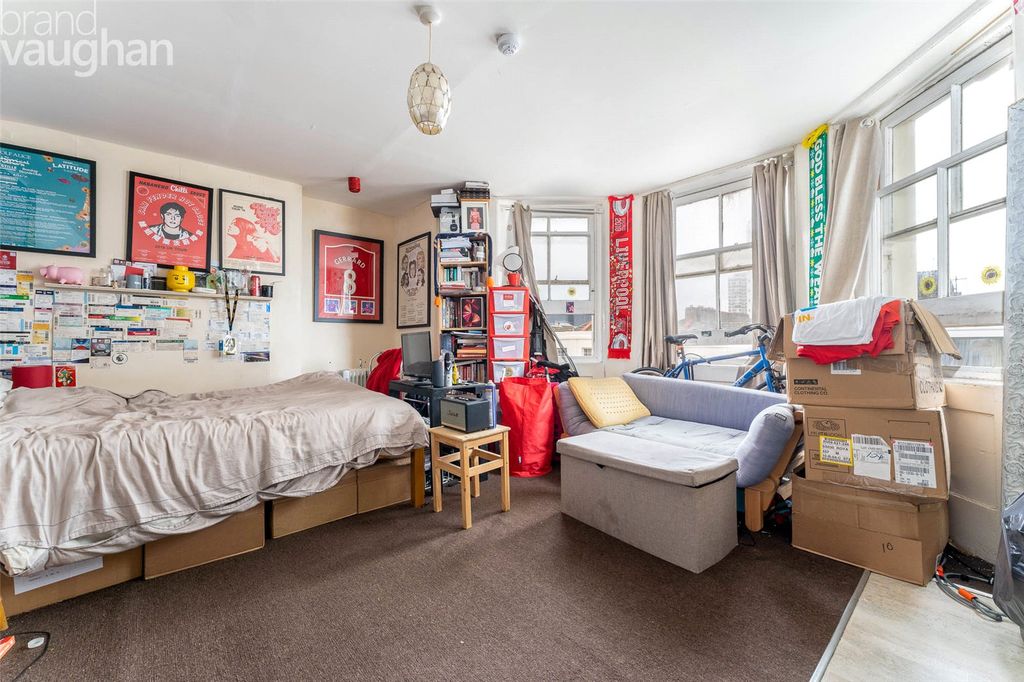 Property photo 2 of 4 Studio Room