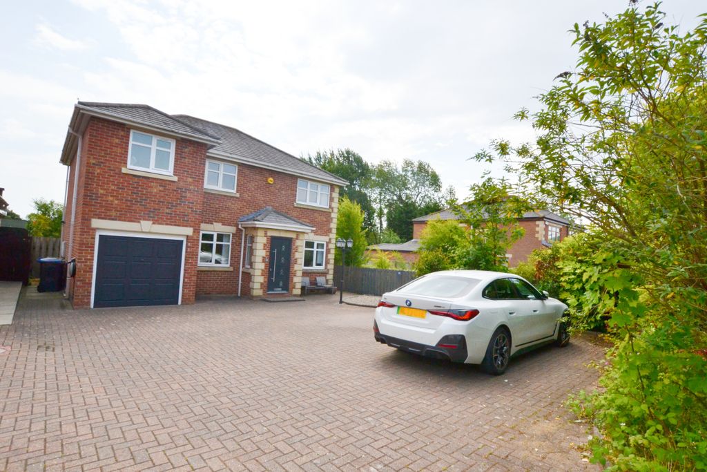 Property photo 1 of 33