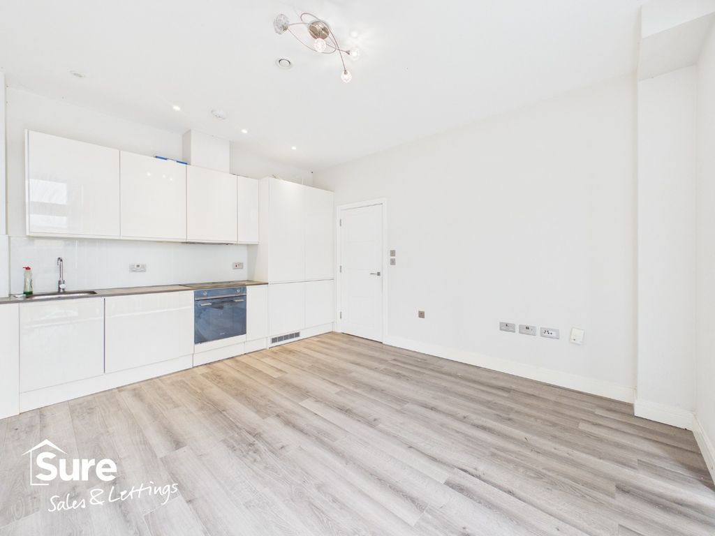 Property photo 3 of 16 1035612