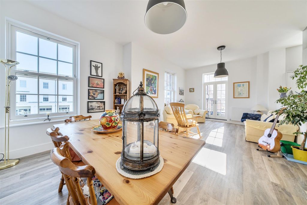 Property photo 2 of 22 Open Plan Living