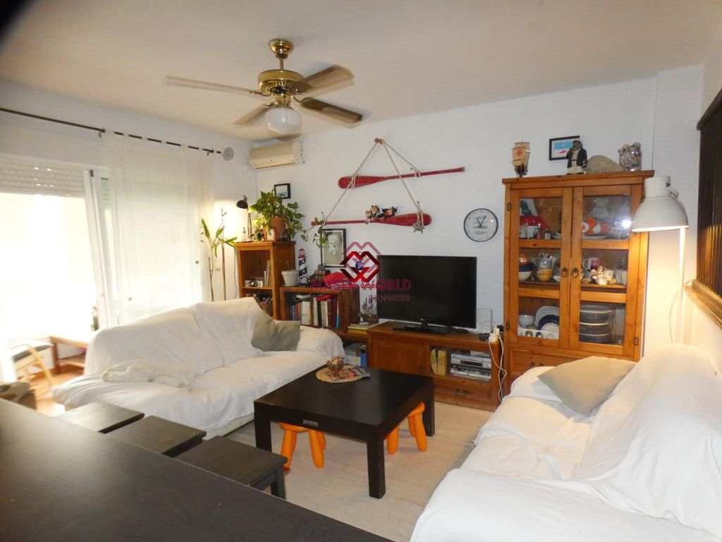 Property photo 2 of 27