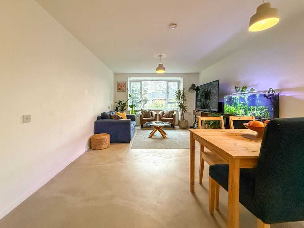 Property photo 3 of 17 4756809