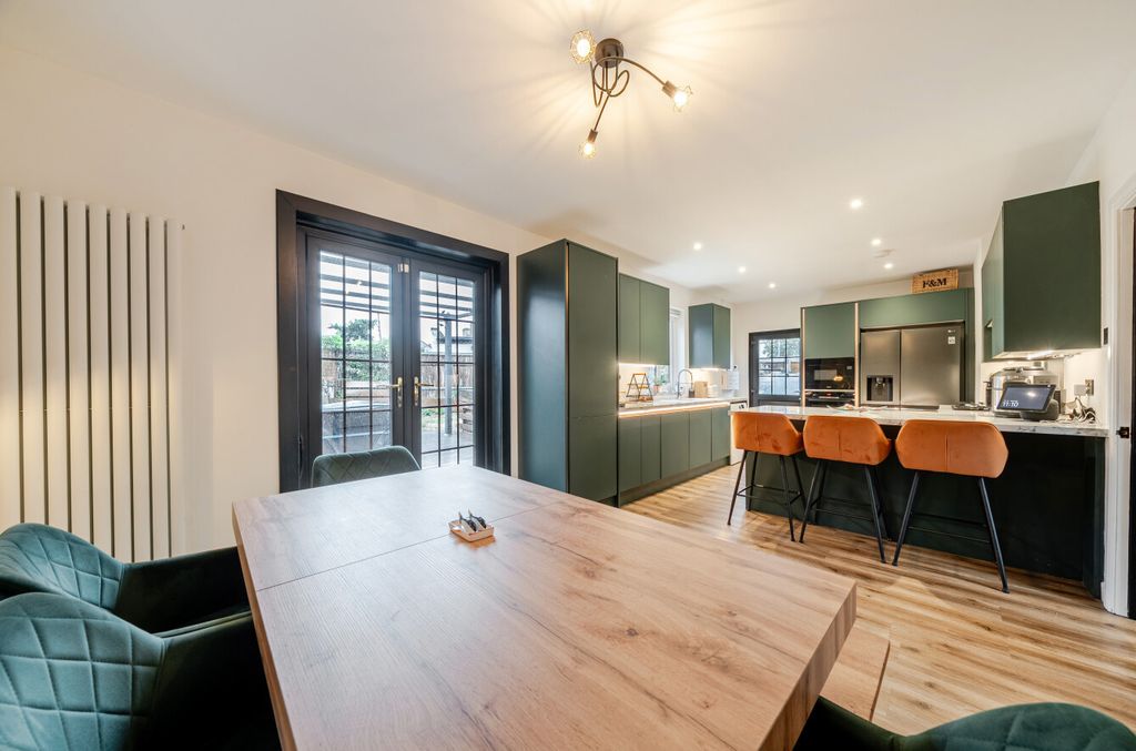 Property photo 3 of 23 1516059-20-6A9Ff0...