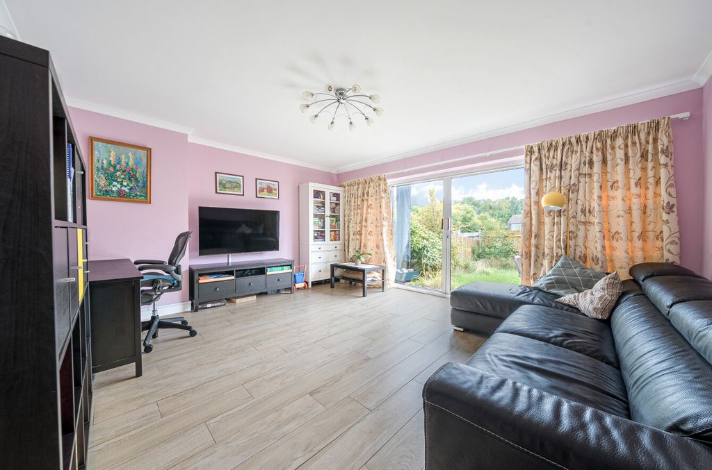 Property photo 2 of 14 1355475-7-68cc7E3...