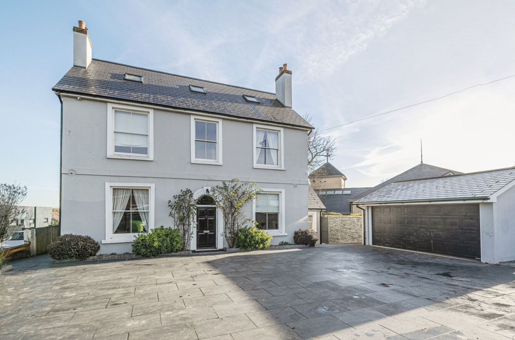 Property photo 1 of 23