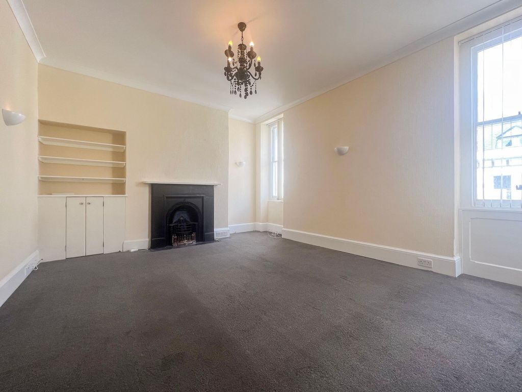 Property photo 3 of 15 Photo 6