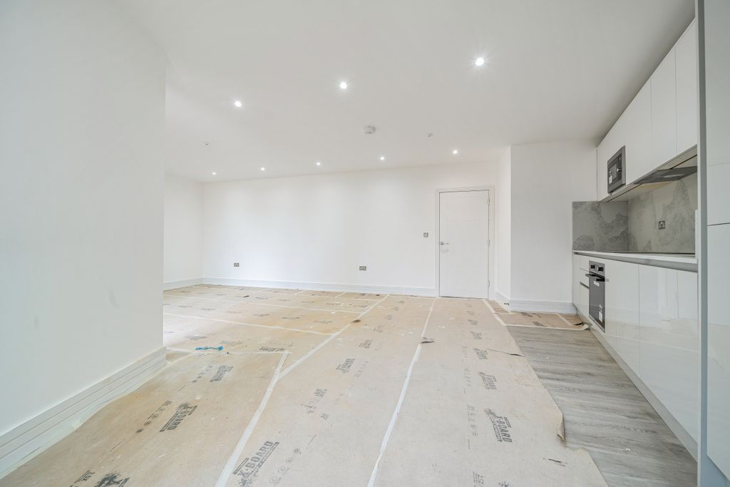 Property photo 3 of 24 1363362-8-68E4Da9...