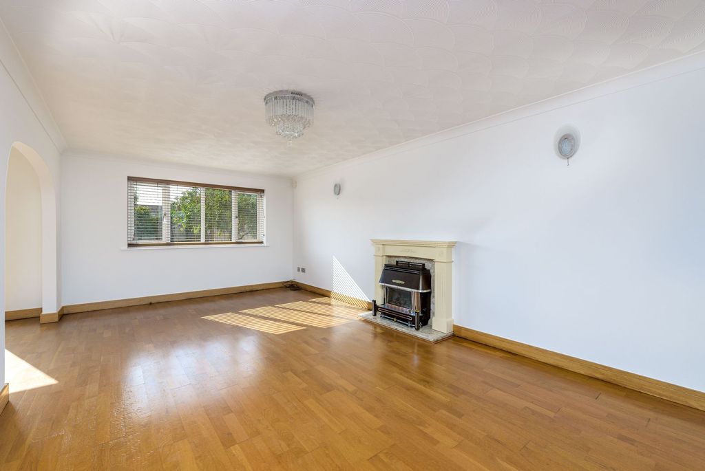 Property photo 2 of 4