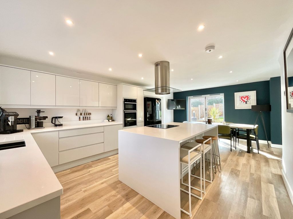 Property photo 2 of 37