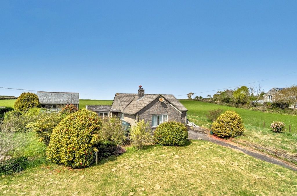 Property photo 1 of 12 1 - External