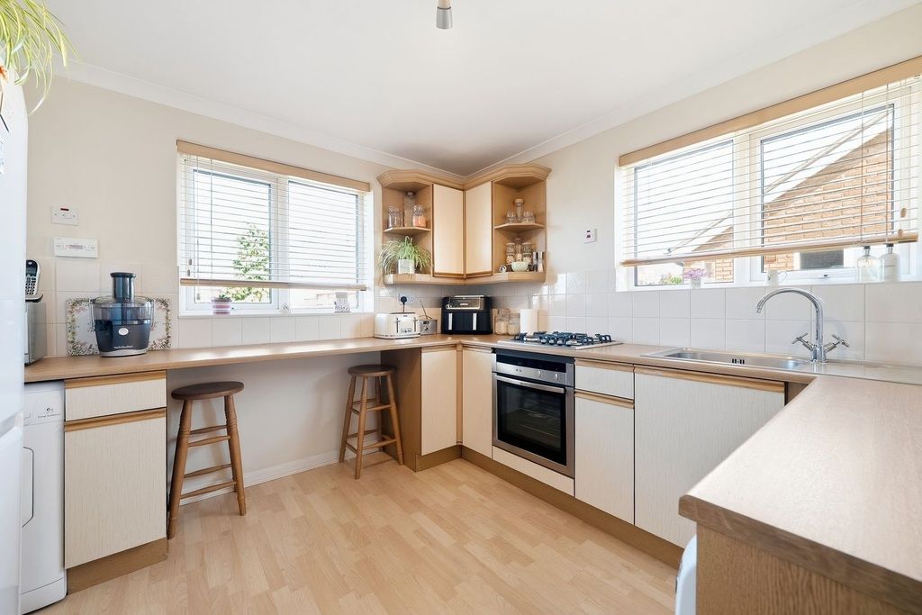 Property photo 2 of 19