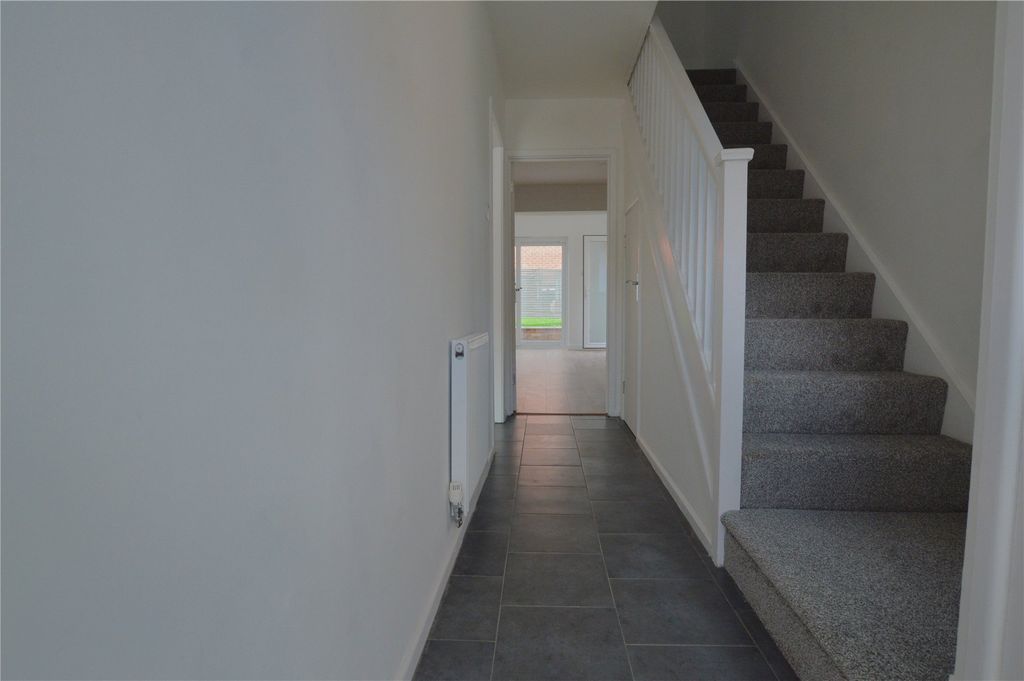 Property photo 2 of 20 Picture No. 11