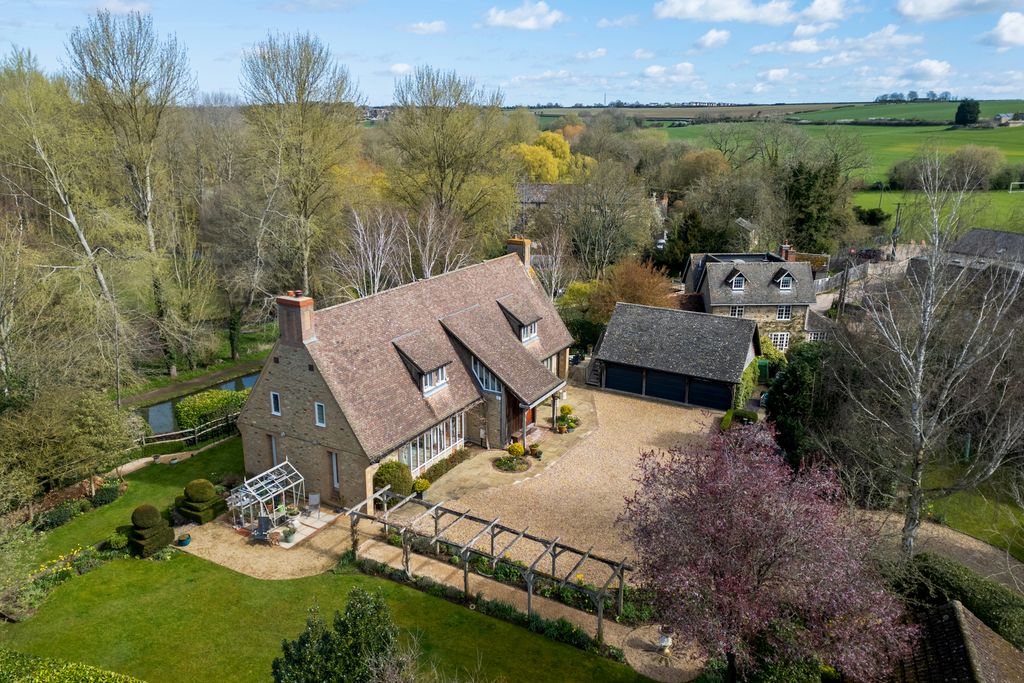 Property photo 1 of 21