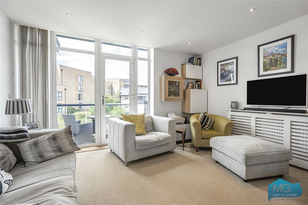 Property photo 2 of 17 Picture No. 30