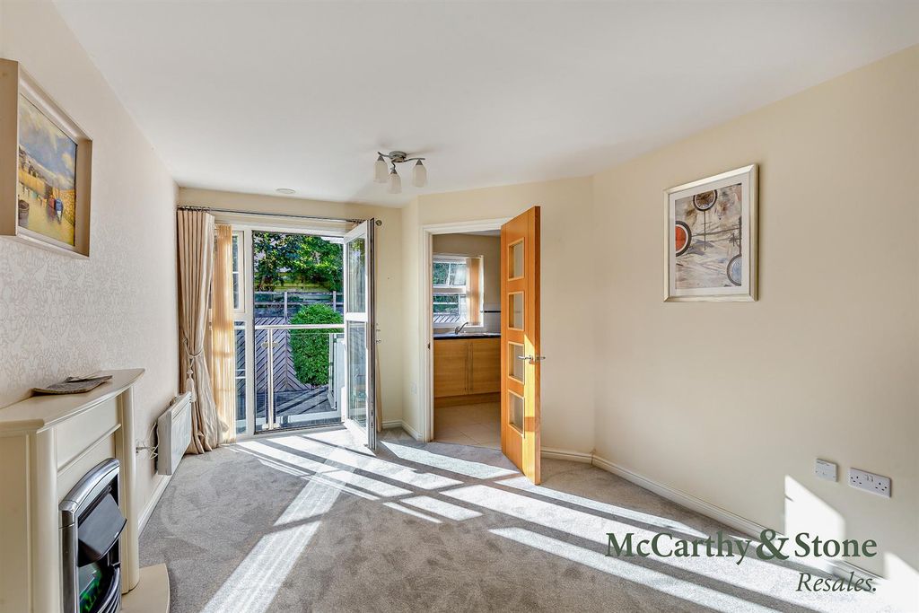 Property photo 2 of 18 Living Room: