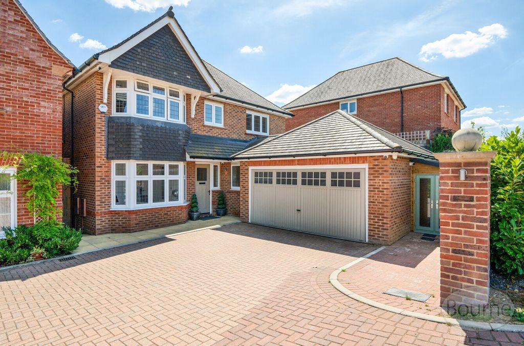 Property photo 1 of 18 Cb632390-1A2d-4F4...