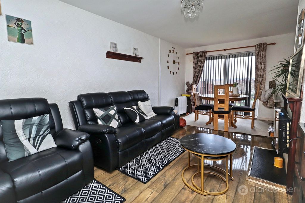 Property photo 3 of 17 4819757