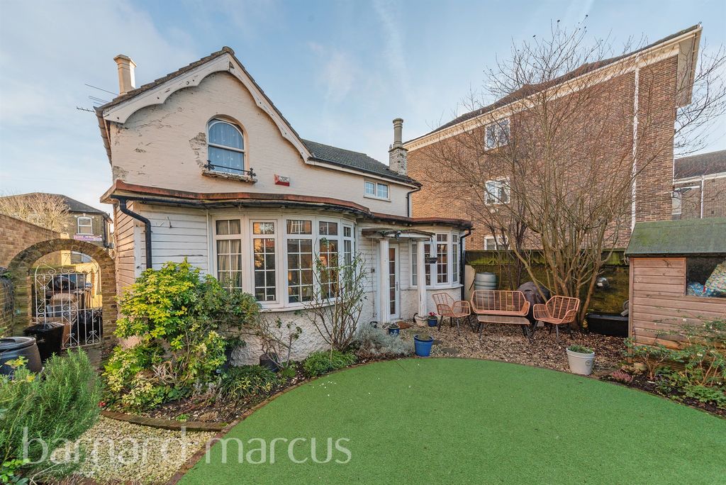 Property photo 2 of 12
