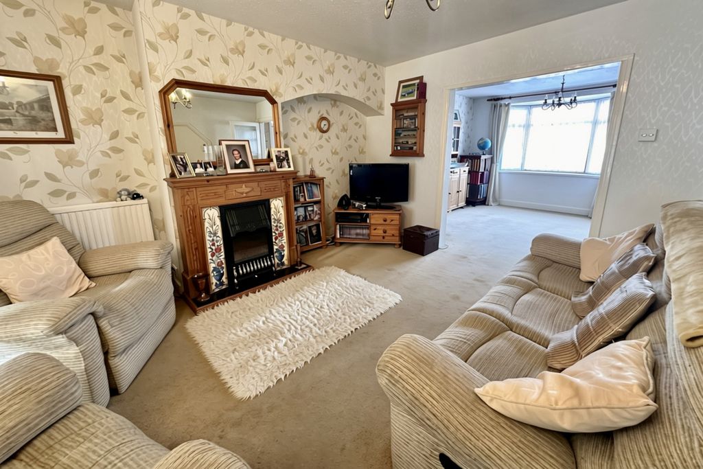 Property photo 3 of 18