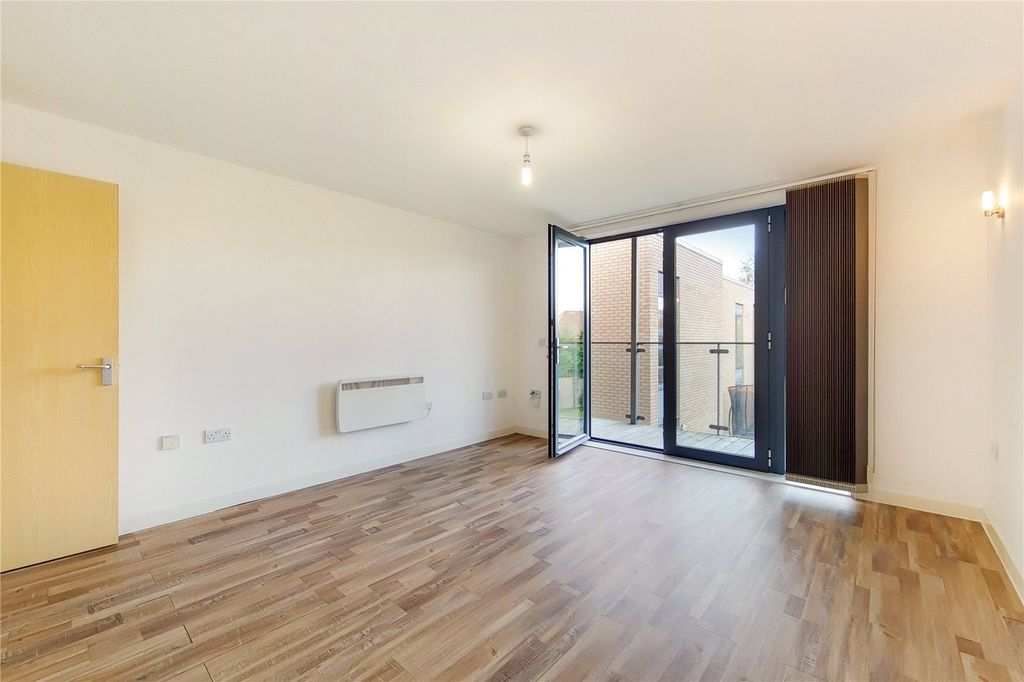 Property photo 2 of 12 Picture No. 11