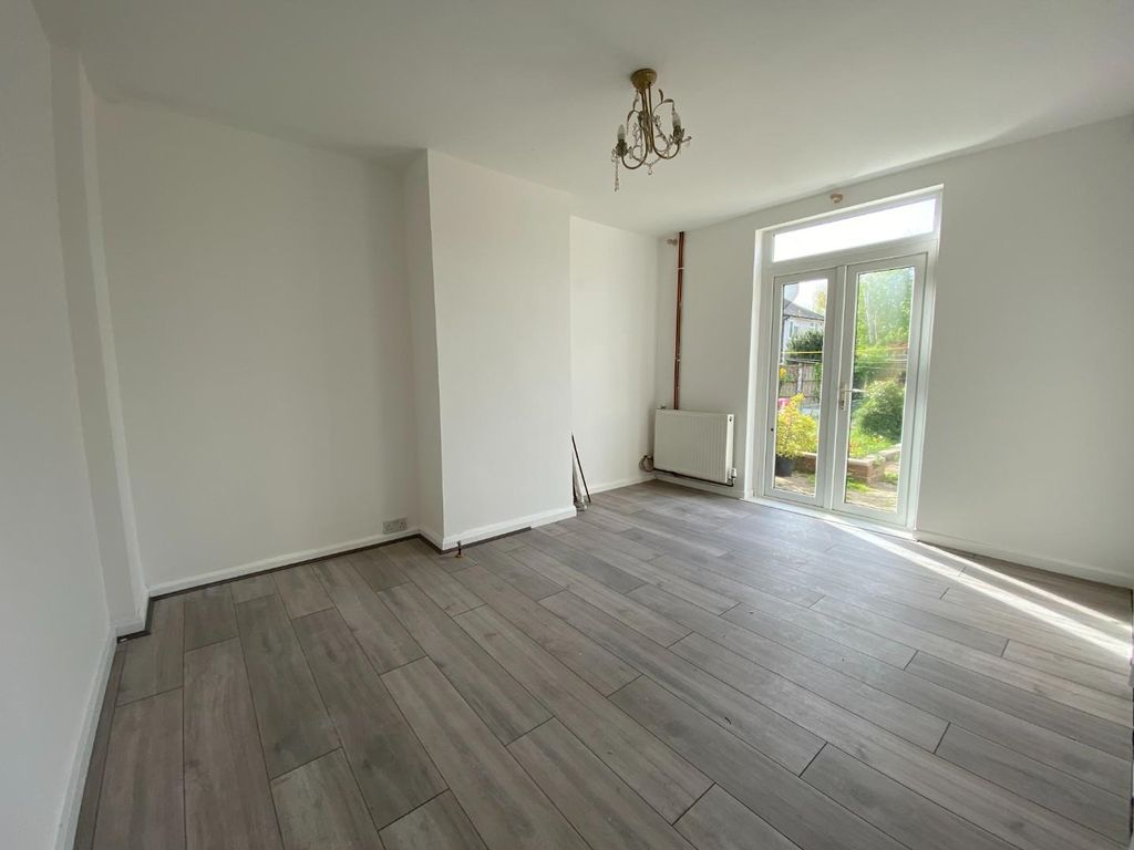 Property photo 3 of 10 Img_0017.Jpeg