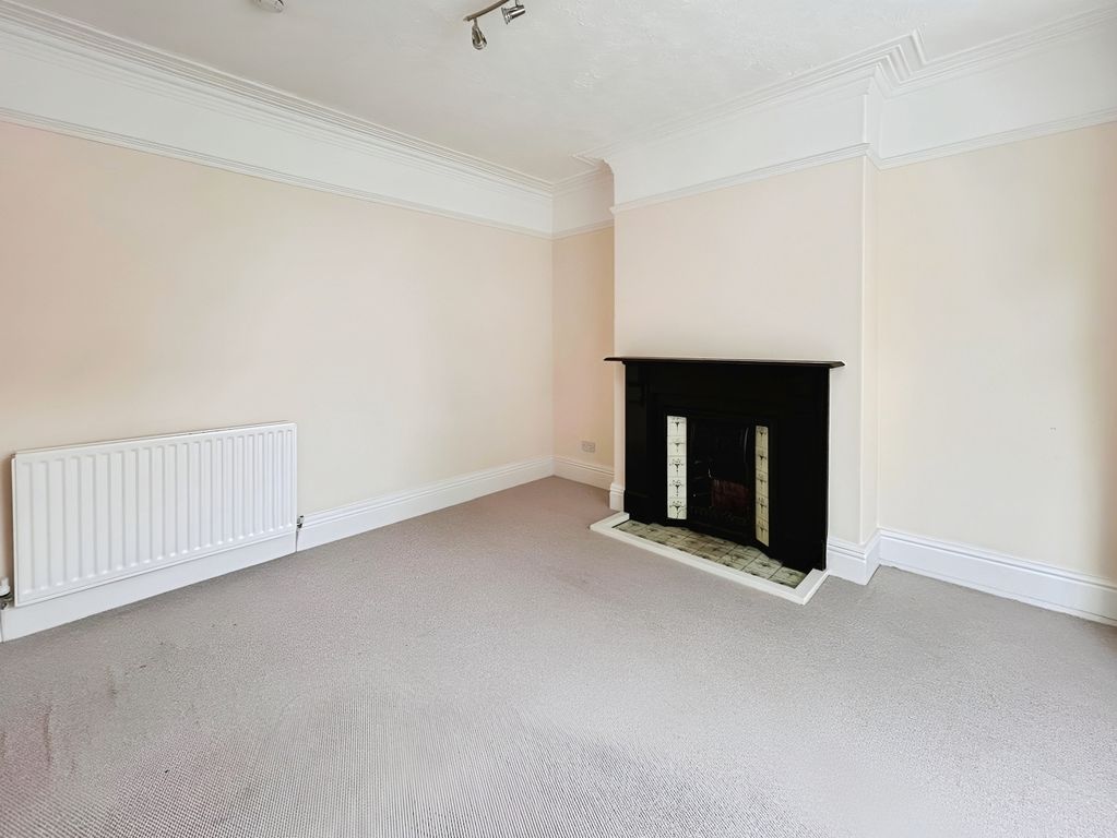 Property photo 3 of 13 Pbox-Living_Room-321046.Jpg