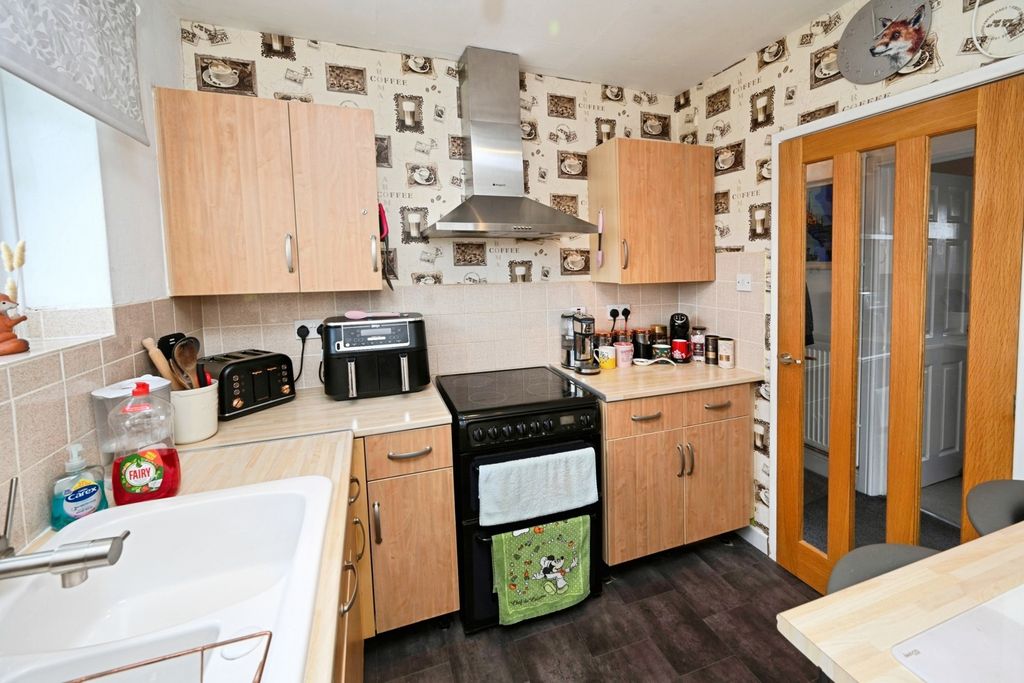 Property photo 2 of 17 Photo