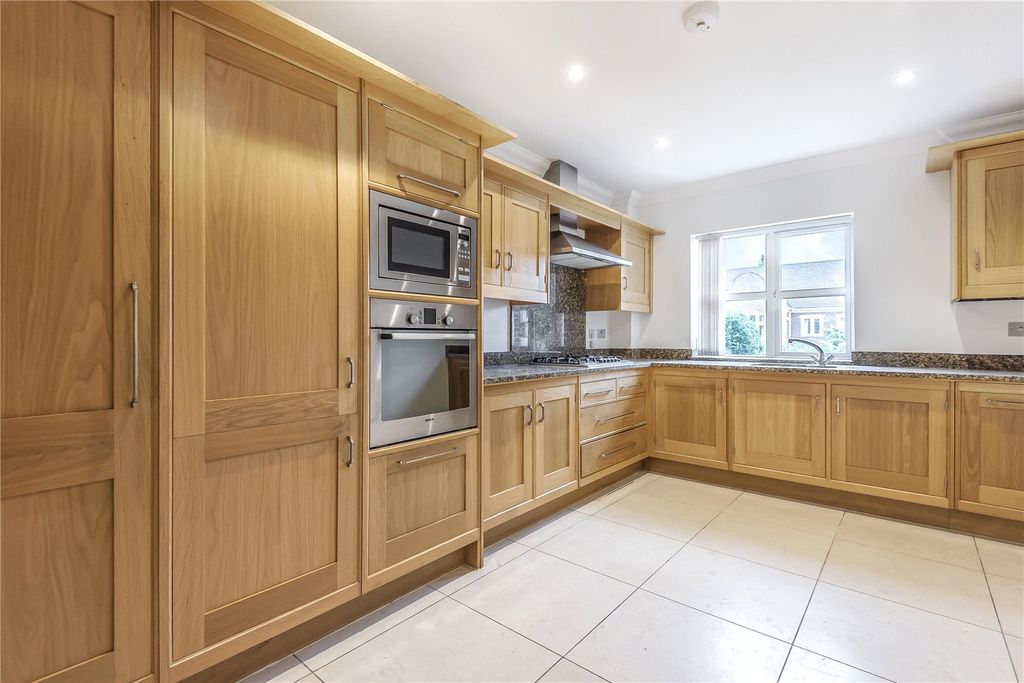 Property photo 2 of 12 Kitchen