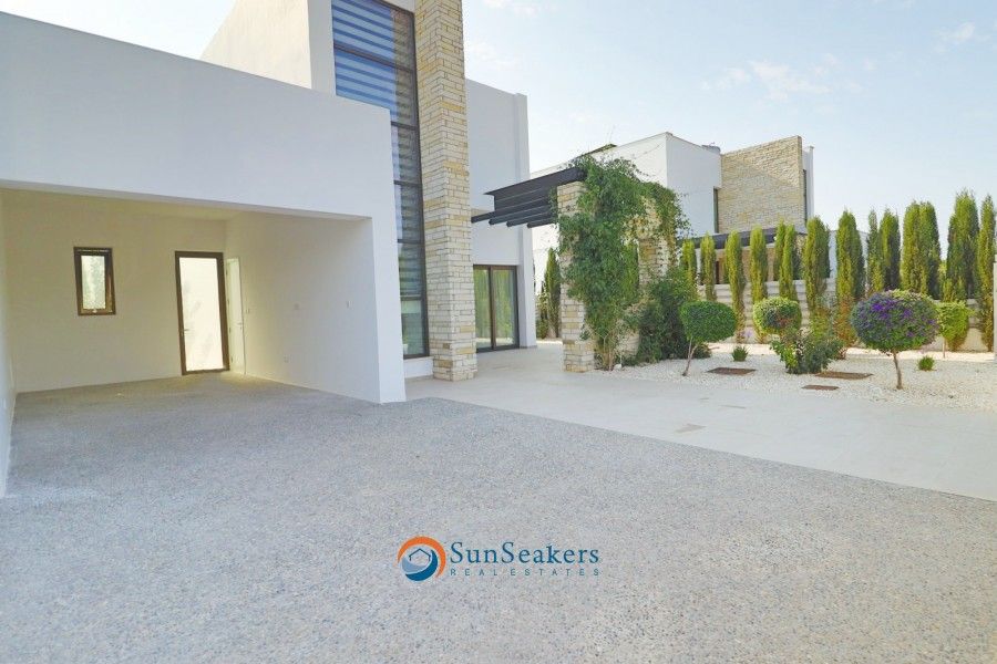 Property photo 2 of 46