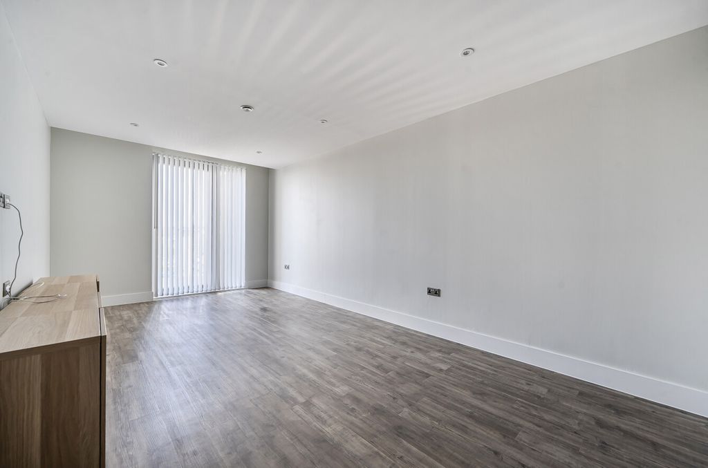 Additional image 6 of 2 bed flat to rentBrighton Road, Worthing, West Sussex BN11