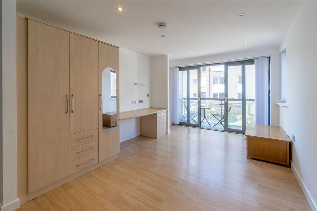 Property photo 2 of 4 Living.Jpg