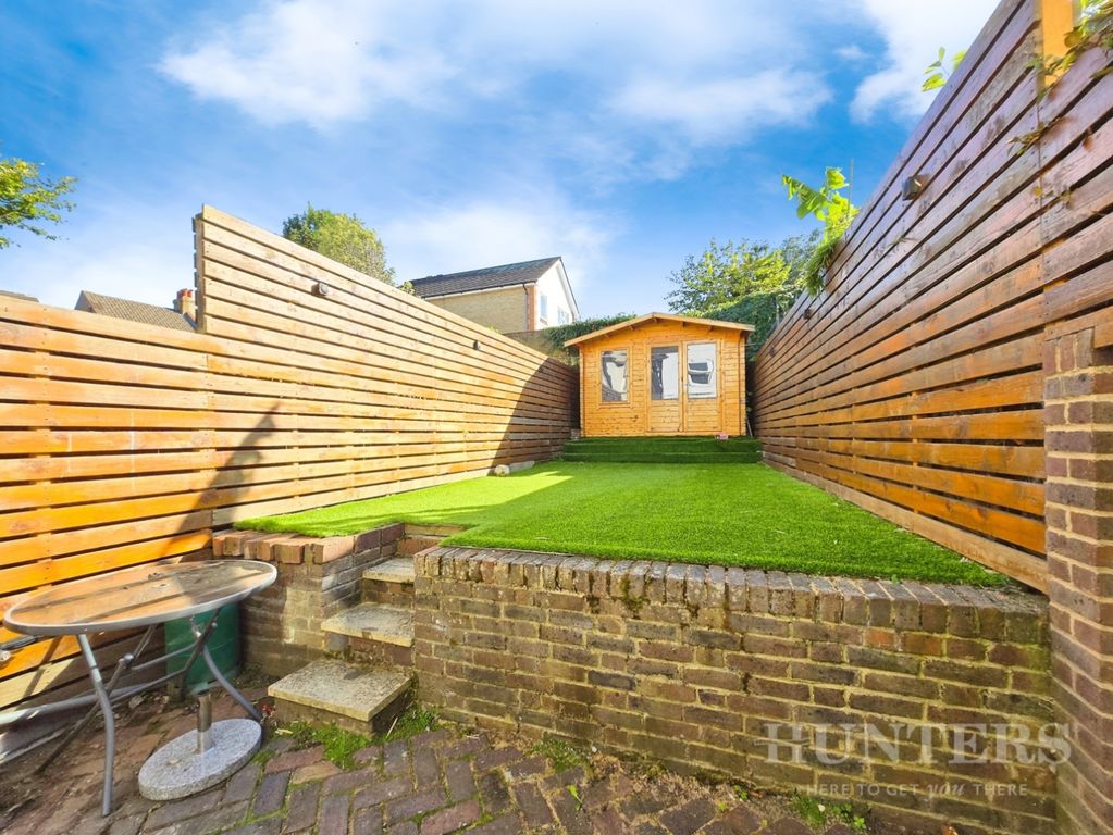 Property photo 2 of 13 Pbox-Garden-343207.Jpg