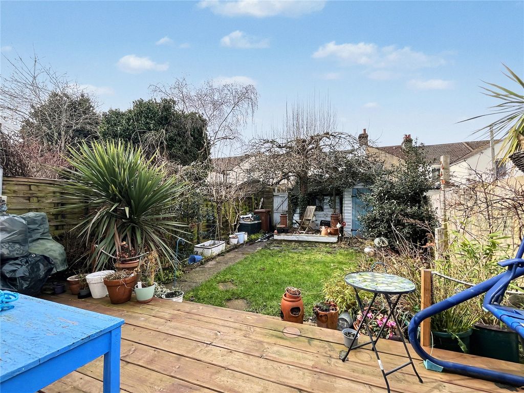 Property photo 3 of 18 Picture No. 10