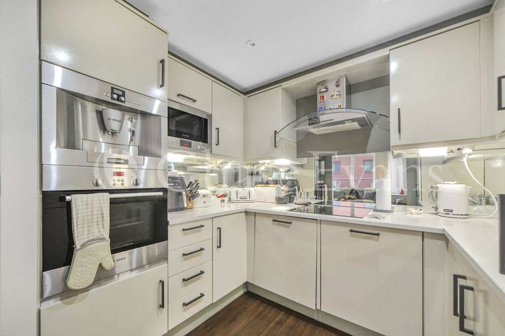 Property photo 2 of 17 Kitchen