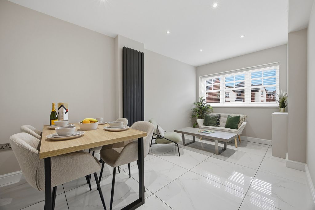 Property photo 2 of 27