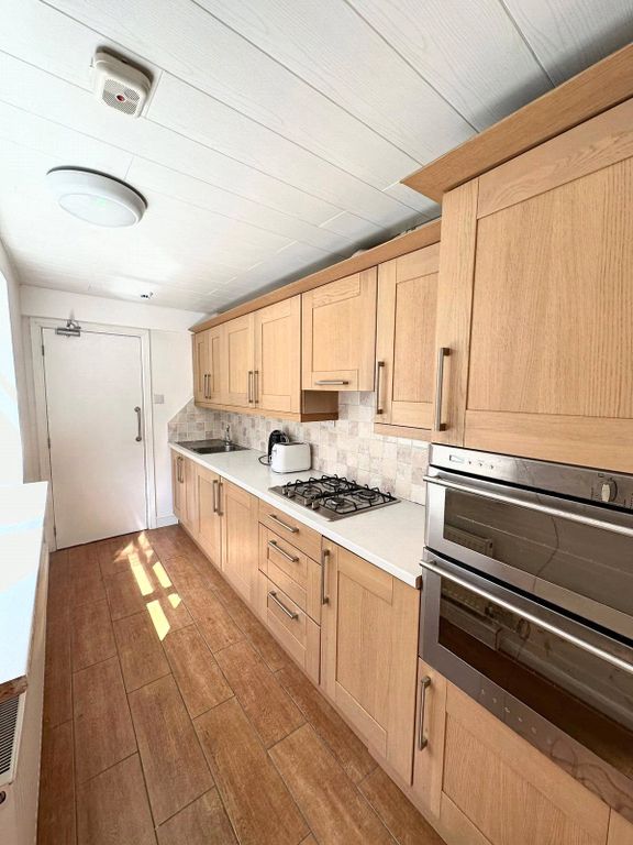Property photo 2 of 6 Picture No. 08