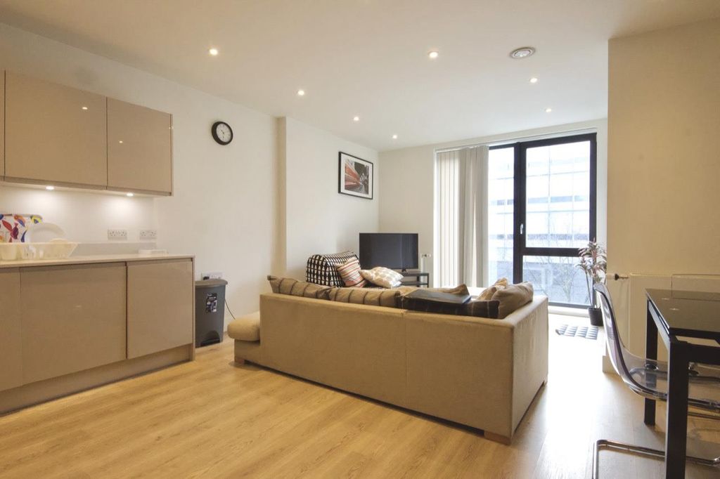 Property photo 2 of 11