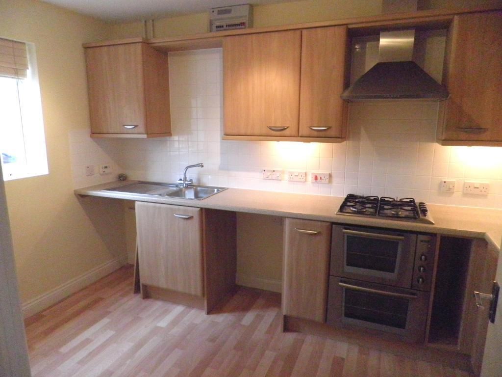 Property photo 2 of 8 Kitchen