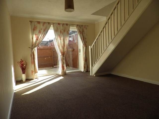 Property photo 3 of 11 Lounge