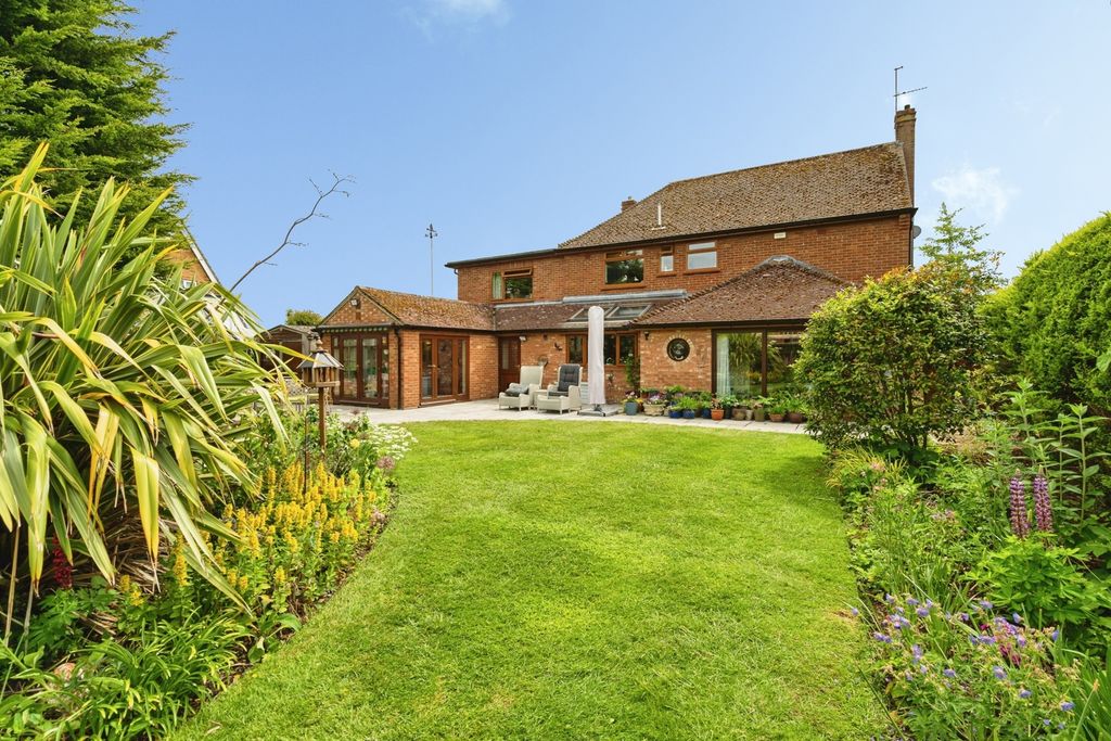 Property photo 1 of 28 Pbox-Img.Jpg