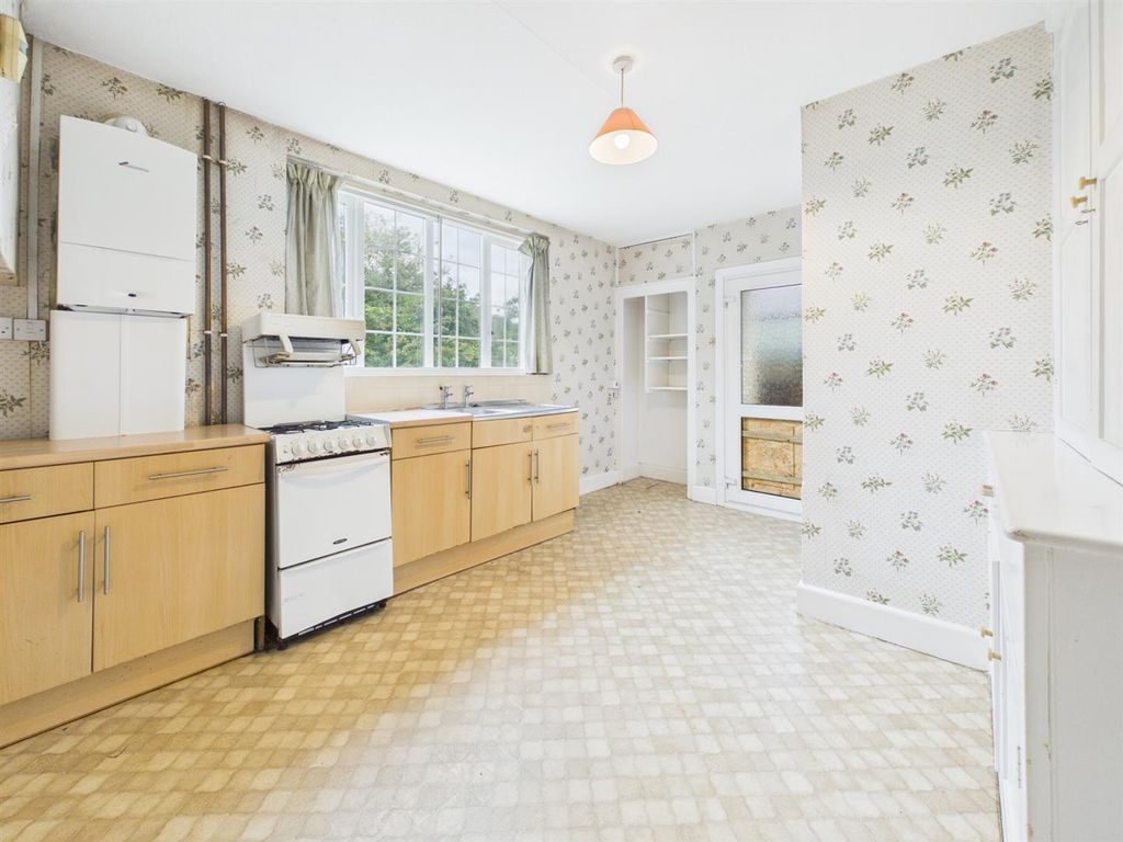Property photo 2 of 30