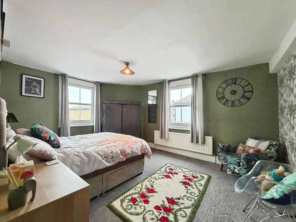 Property photo 3 of 13 Bedroom