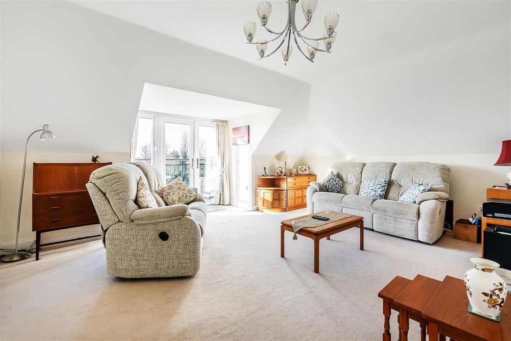 Property photo 3 of 10 18-Hartfield-House-7.Jpg