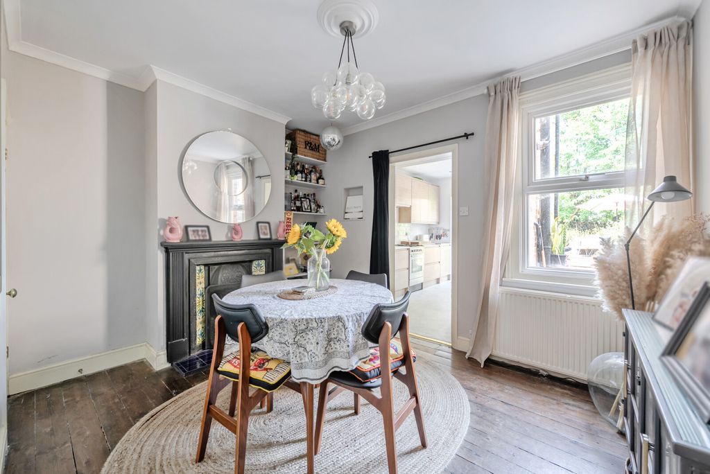 Property photo 3 of 16 Dining Room