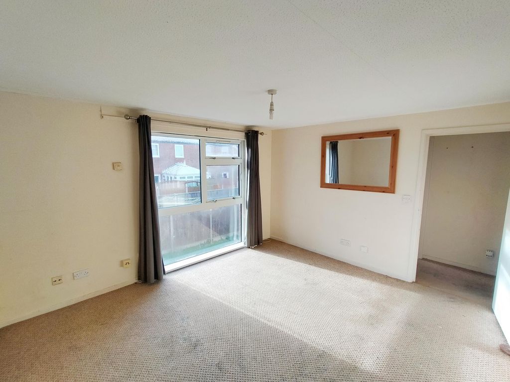 Property photo 3 of 12 Image