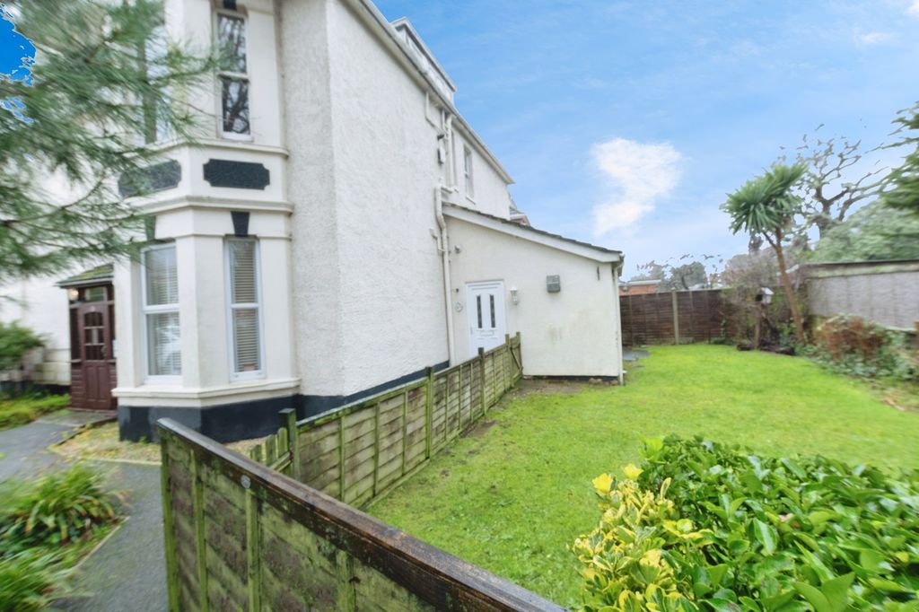 Property photo 2 of 17 Pbox-Img.Jpg